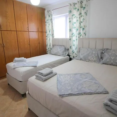 Stunning Sea View 1-bed In Apartment *